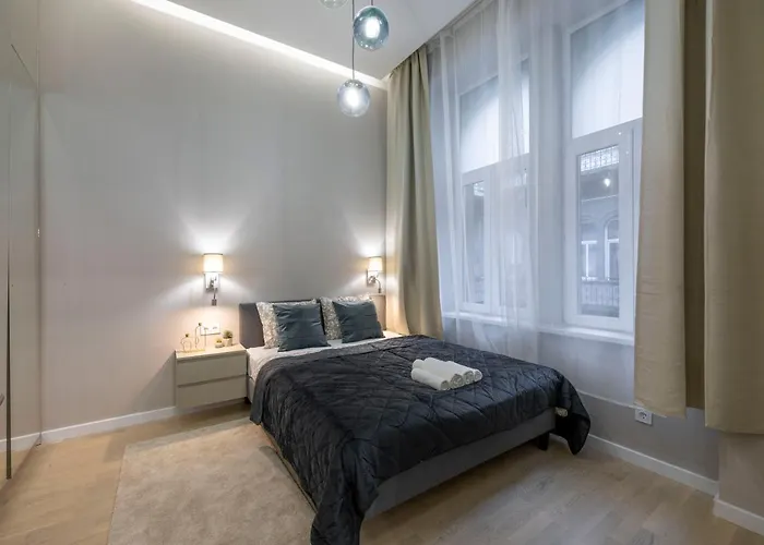 Luxurious & Spacious With Balcony Appartement *