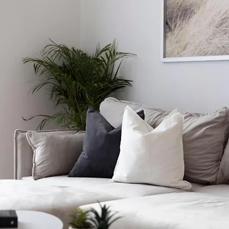 Luxurious & Spacious With Balcony Apartment Budapest