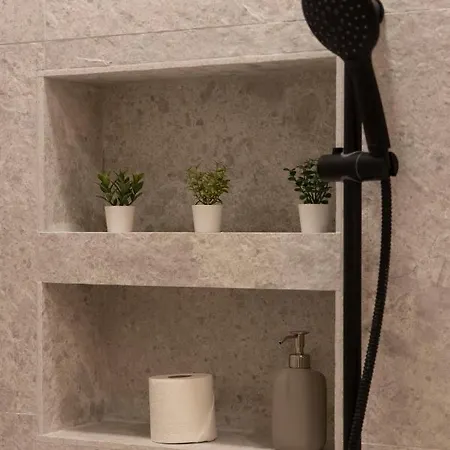 Luxurious & Spacious With Balcony Apartment Budapest