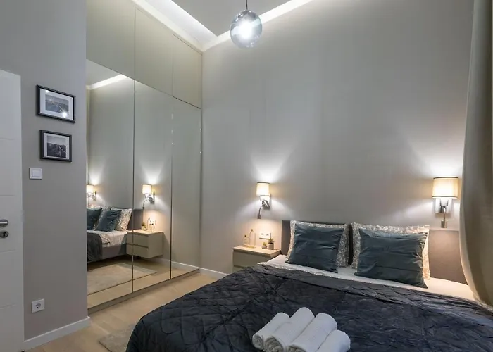 Luxurious & Spacious With Balcony Apartment Budapest