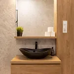 Luxurious & Spacious With Balcony