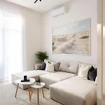 Апартаменты Luxurious & Spacious With Balcony Будапешт