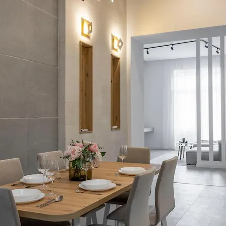 Luxurious & Spacious With Balcony Apartman Budapest